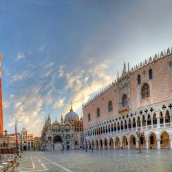 Jigsaw puzzle: Doge's Palace. San Marco square