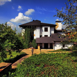 Jigsaw puzzle: House in the village of Rublevka