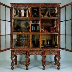 Jigsaw puzzle: Petronella Ortman's doll house