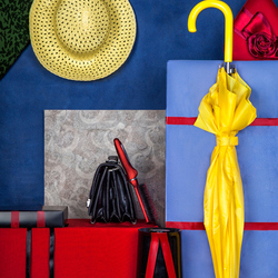 Jigsaw puzzle: Yellow umbrella and hat