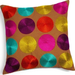 Jigsaw puzzle: Pillow with embroidery