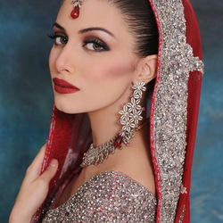 Jigsaw puzzle: Indian beauty